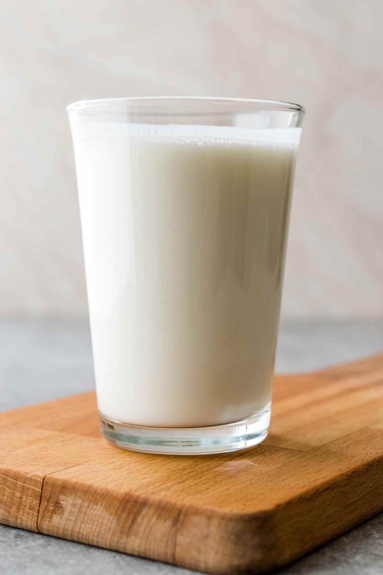 When buttermilk isn’t stored in proper conditions, or if it’s been stored for too long, it can become spoiled, just like any other dairy drink. Consuming spoiled food is a health risk, so it’s important to learn how to tell if buttermilk is bad.  