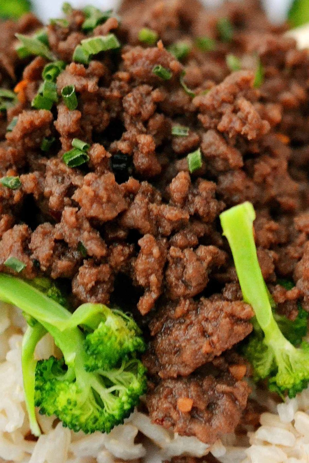 Ground beef is a super versatile and inexpensive meat that can be used to create delicious meals the entire family will love. It’s also a convenient ingredient to keep in your freezer for an easy dinner. But the question is: can you cook frozen ground beef without thawing it? In this post, we’ll share with you everything you need to know about cooking with frozen ground beef.