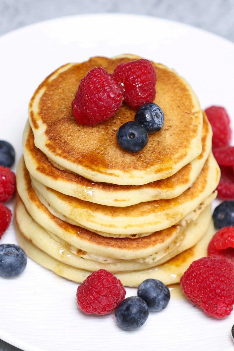 Every wonder whether you can save pancake batter for later? If you find yourself with a bunch of extra pancake batter, don’t worry! There are ways to extend the life of that batter so you can enjoy pancakes later on, or even repurpose the batter in something else! Keep reading to find out more.