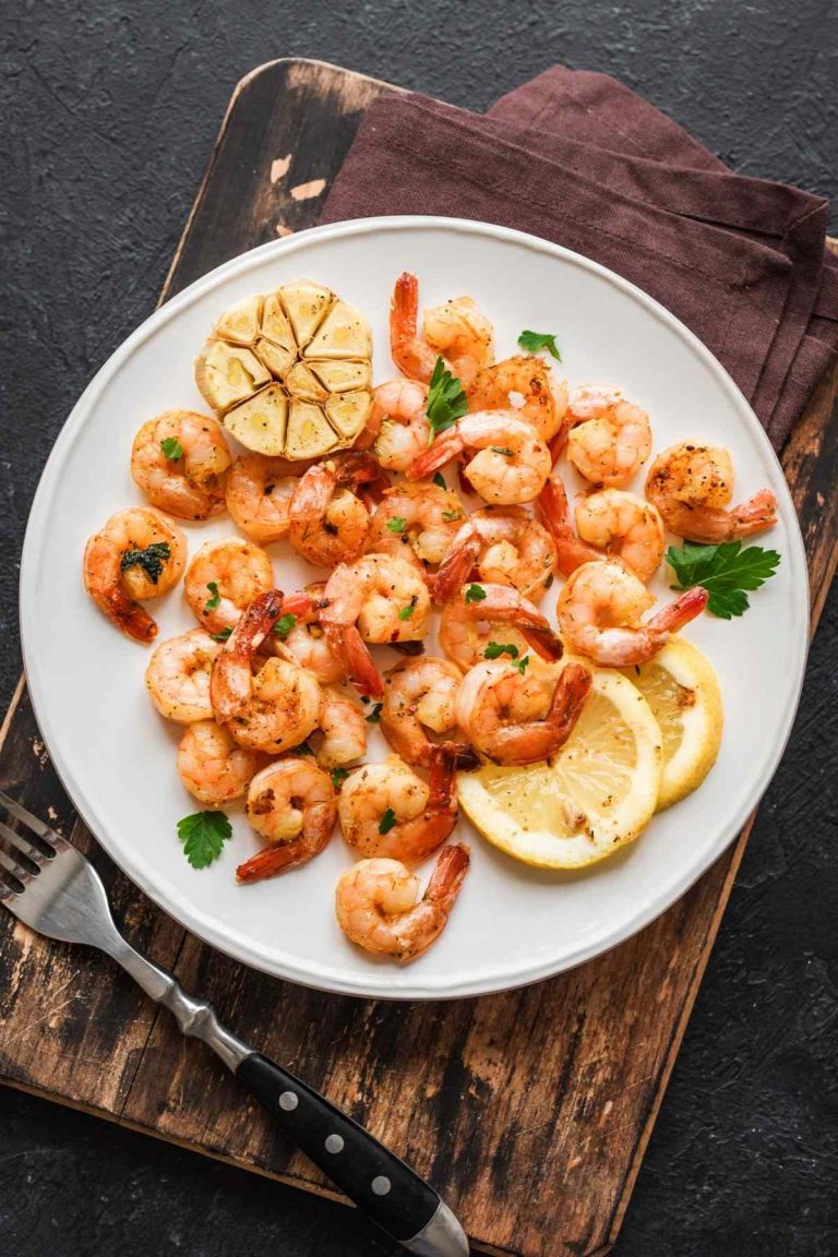 Are you ready to learn how long to bake shrimp at 400 F degrees? Here you will learn all the tips and tricks to making juicy and succulent shrimp in the oven! Be careful though, if you overcook it, you’ll have shrimp that is dry and rubbery. Undercook it and you have a dish that’s unsafe to eat!!