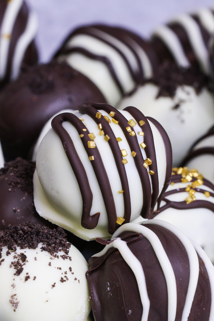 Oreo Cookie Balls (Truffles)