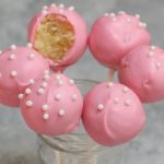 Throwing a birthday party and not sure what to serve? It can be a challenge to come up with food ideas for people who have a variety of different tastes! Don't worry though, we've got you covered! Below you will find 16 easy birthday party food ideas.