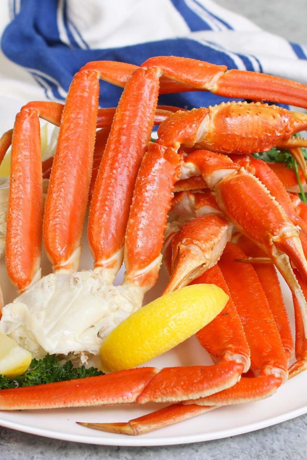 Do you love steamed crab legs but aren’t quite sure how long to actually steam them? Most of the crab legs you find at the store are cooked and frozen so they only need to be reheated. Read on to find out more about preparing perfectly steamed crab legs yourself.