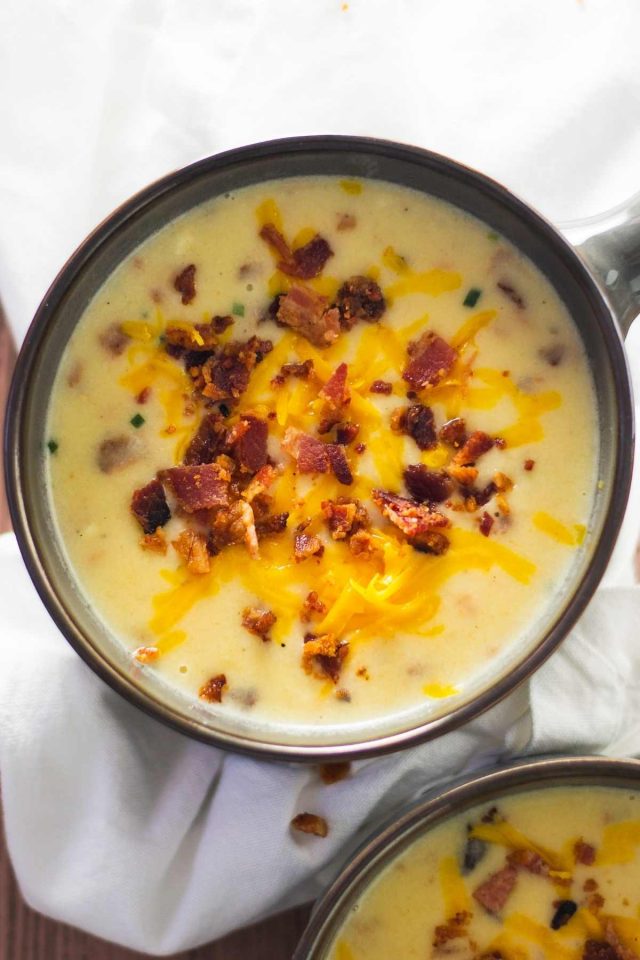 Slow Cooker Bacon Cheeseburger Soup