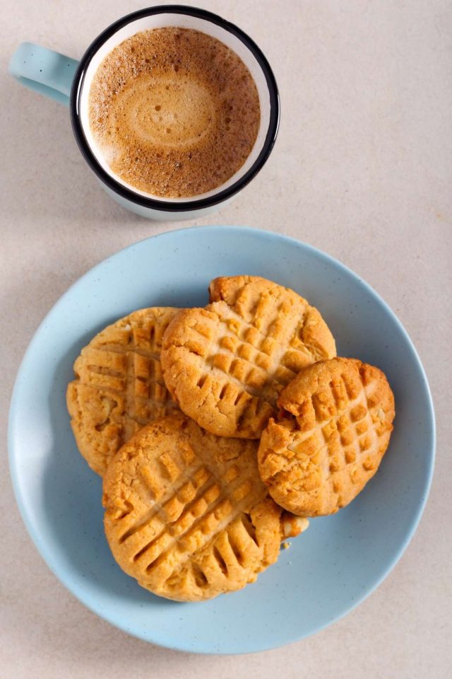 3-Ingredient Peanut Butter Biscuits