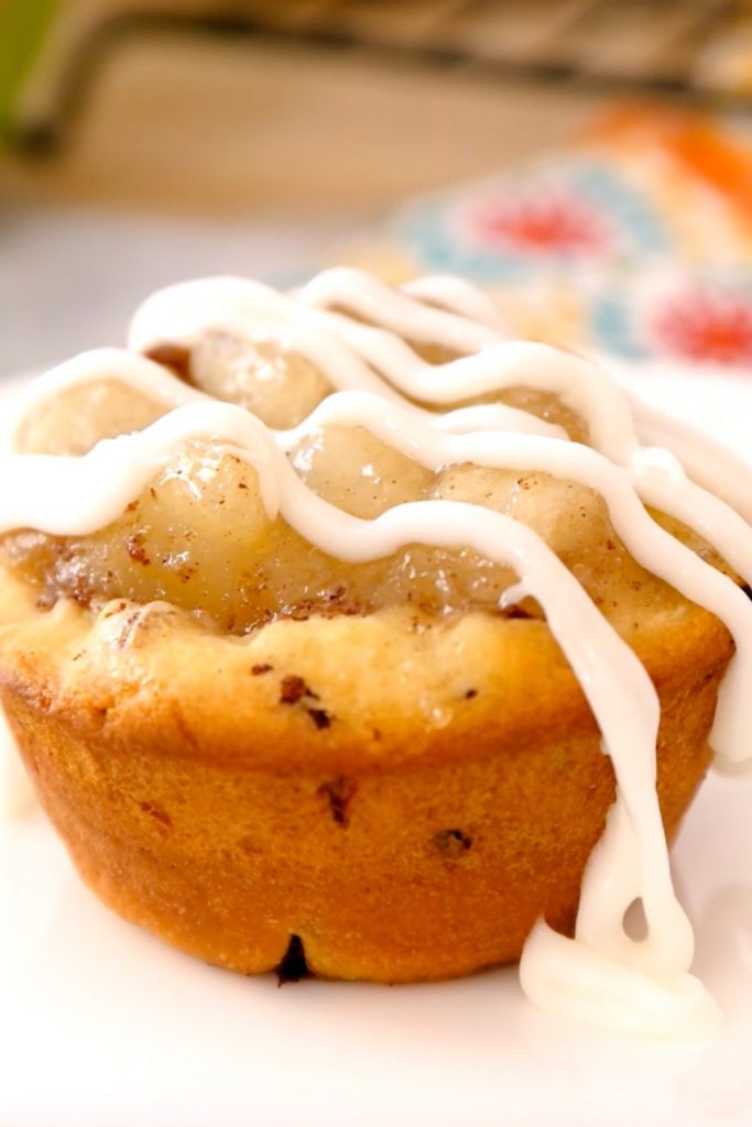 Cinnamon Roll Apple Pie Cupcakes