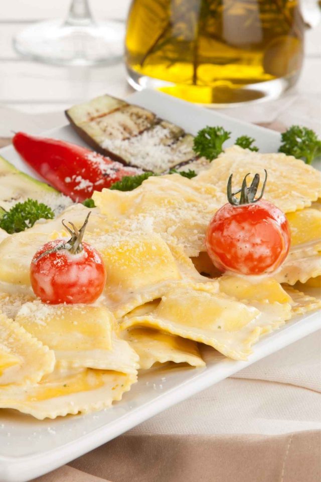 Ravioli with Spinach and Ricotta Cheese Filling