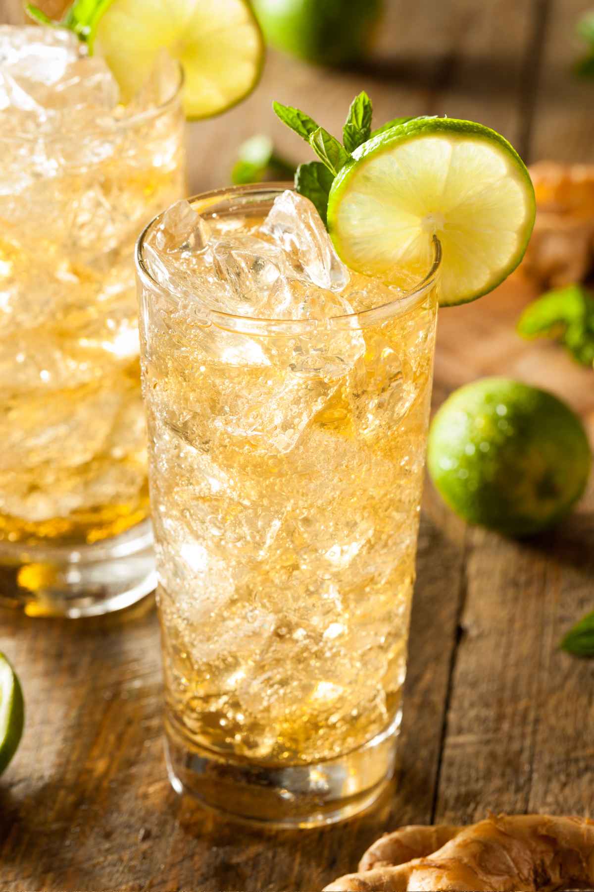 Ginger beer is a popular beverage known for its refreshing, zesty flavor and its association with cocktails like the Moscow Mule and Dark 'n' Stormy. Many people wonder “Does ginger beer have alcohol”, especially since it shares its name with ginger ale, a non-alcoholic soda.