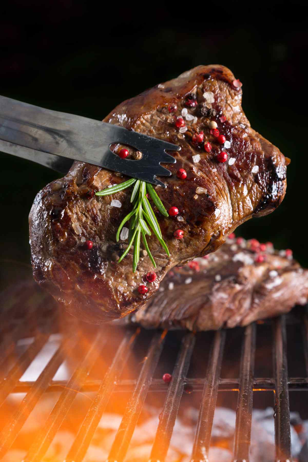 When it comes to grilling, many of us are familiar with two main types of grills: gas and charcoal. Each has its unique advantages and flavor profiles, but what if you want the best of both worlds? Can you use charcoal in a gas grill?